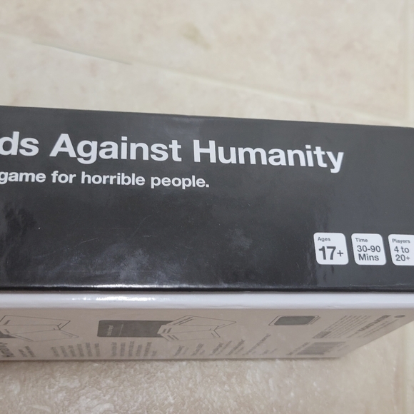 Cards Against Humanity - Picture 4 of 4